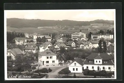 AK Lázne Belohrad, Ortspartie aus der Vogelschau