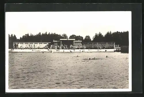 AK Lazne Belohrad, Blick auf Schwimmbad mit Besuchern