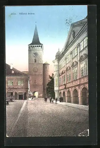 AK Jitschin / Gitschin / Jicin, Teilansicht Platz mit Kirche