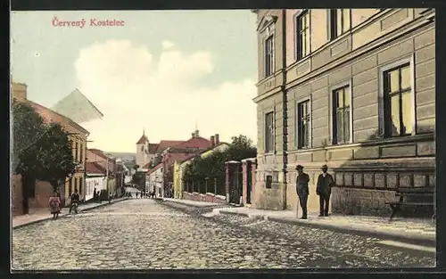 AK Cervený Kostelec, Blick entlang einer gepflasterten Strasse
