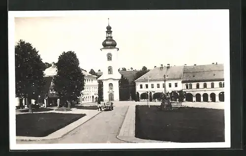 AK Rokitnitz / Rokytnice v Orlickych Horach, Kirchplatz mit Denkmal