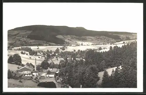 AK Destné, Panorama des Ortes