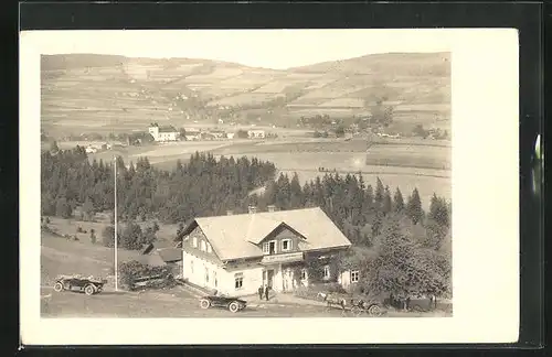 AK Destné, Gasthaus mit Blick über Ort