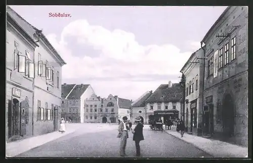 AK Sobeslav, Strasse zum Marktplatz