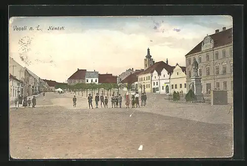 AK Veseli n. L., Namesti, Pomnik