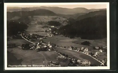 AK Hinterzarten i. Schwarzwald, Teilansicht, Fliegeraufnahme