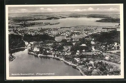 AK Malente-Gremsmühlen, Gesamtansicht des Ortes mit See