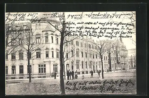 AK Wesel, Strasseneck an der Moltkestrasse mit Passanten