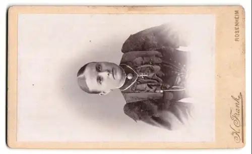 Fotografie K. Frank, Rosenheim, Ansicht Rosenheim, Geschäftshaus in der Frühlingstrasse 13, Rückseitig Damen-Portrait