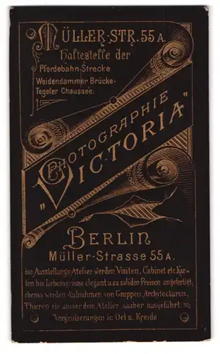 Fotografie Atelier Victoria, Berlin, Müllerstr. 55a, eingerollte Dokumente, Rückseitig Kleinkind im Kleidchen