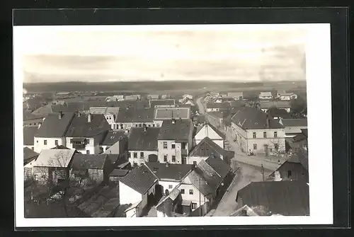 AK Letovisko Borohrádek, Ortspartie mit Strasse aus der Vogelschau