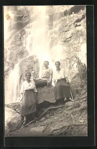 Foto-AK Bad Harzburg, Frauen am Radauwasserfall 1925