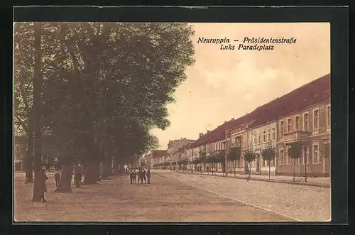 AK Neuruppin, Präsidentenstrasse am Paradeplatz