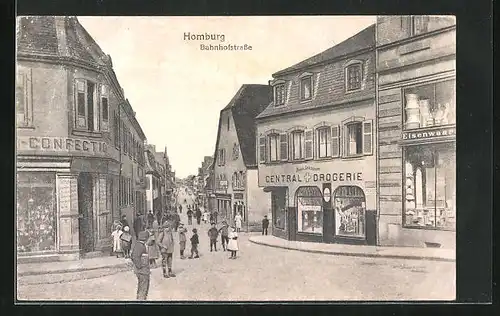 AK Homburg, Bahnhofstrasse mit Central-Drogerie