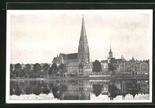 AK Schwerin, Blick auf den Dom mit Teich