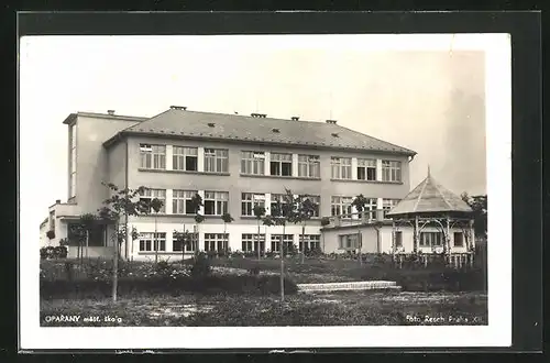 Foto-AK Oparany, Mest. Skola