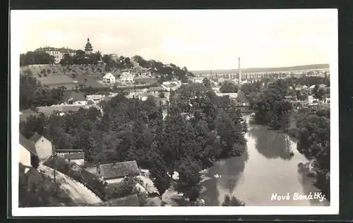 AK Nové Benátky, Fluss durch die Stadt