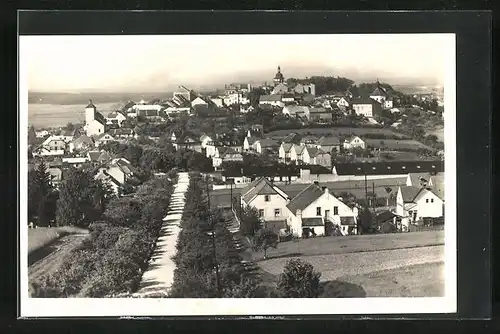 AK Nové Benátky, Strasse durch Wohnviertel