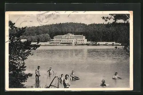 AK Jewan, Hotel am See von Badestelle aus gesehen