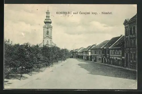 AK Kostelec nad Cernými Lesy, Marktplatz mit Kirche