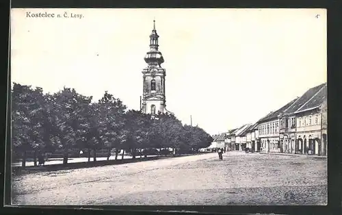 AK Kostelec n. C. Lesy, Kirche am Marktplatz