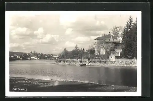 AK Postupice, Blick über das Wasser zum Ort