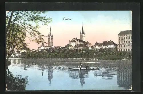 AK Tschaslau / Caslav, Ortspartie vom Wasser aus gesehen