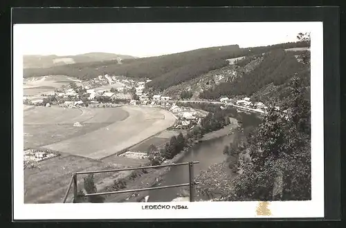 AK Ledecko n. Sáz., Ortsansicht aus der Vogelschau