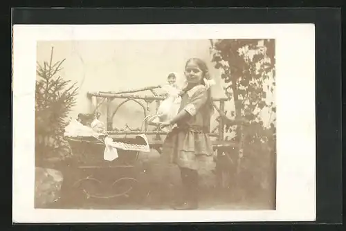 AK Mädchen mit Puppe und Kinderwagen