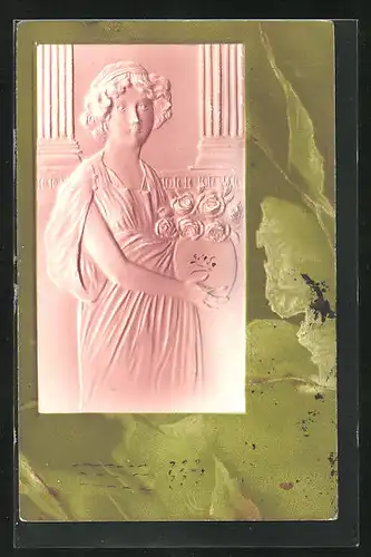Präge-AK Junges Mädchen mit einer Vase voller Rosen, Jugendstil