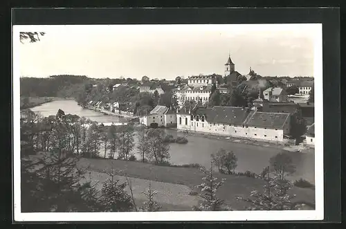 AK Kácov, Ortsansicht mit Brücke, Flusspartie