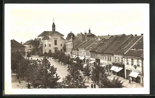 AK Beneschau / Benesov, Strassenpartie, Blick zur Kirche