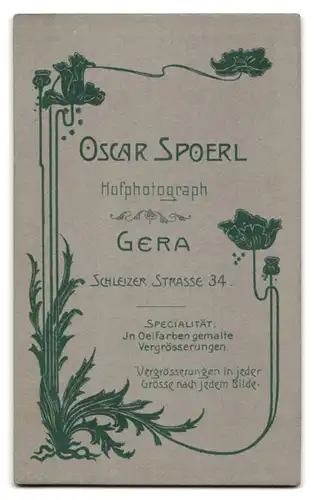 Fotografie Oscar Spoerl, Gera, Schleizer Strasse 34, Knabe im Matrosenazug mit Spielzeug-Pferd & Reitgerte