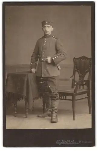 Fotografie H. Meffert, Meiningen, Soldat in Uniform - Feldgrau mit Krätzchen