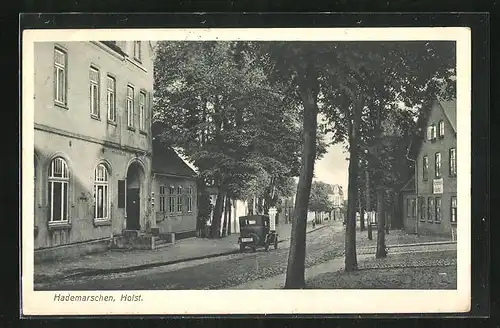 AK Hademarschen, Strassenpartie mit Automobil