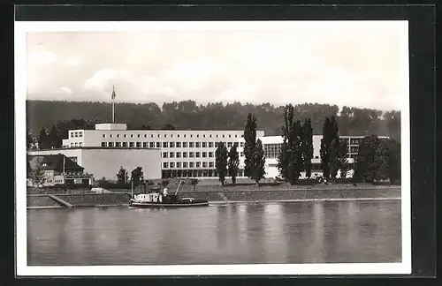 AK Bonn, Bundeshaus am Rhein mit Dampfer