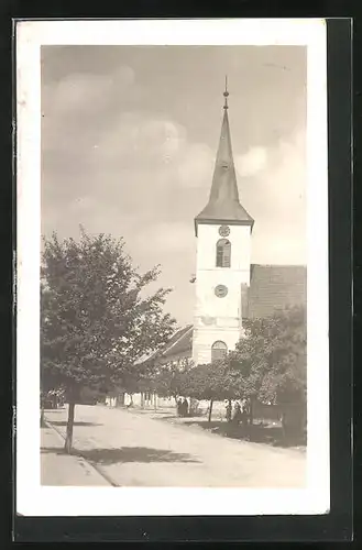 AK Nový Etynk, Strassenpartie mit Kirche