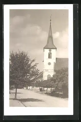 AK Nový Etynk, Strassenpartie mit Kirche