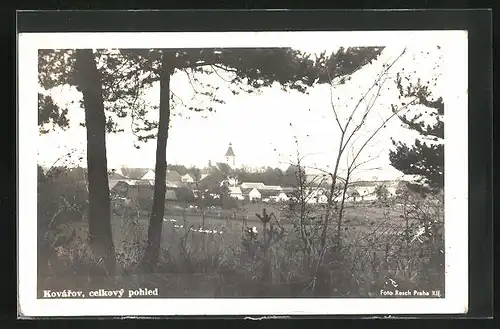 AK Kovárov, celkovy pohled, Ortsansicht mit Kirche
