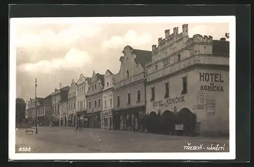 AK Trebon, Namesti