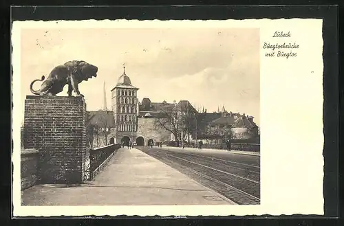 AK Lübeck, Burgtorbrücke mit Burgtor