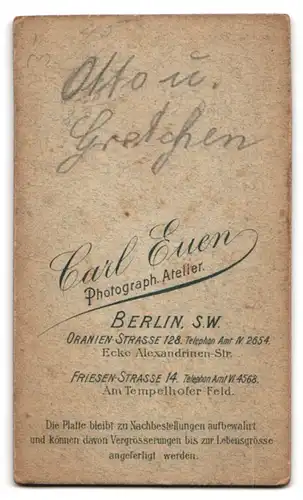 Fotografie Carl Euen, Berlin-SW, Oranien-Strasse 128, Portrait Junge und Mädchen in hübscher Kleidung mit Puppe