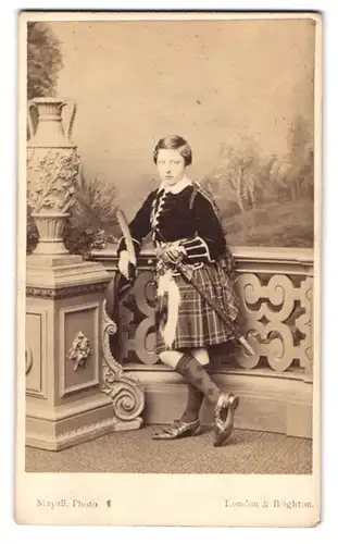 Fotografie Mayall, London, Portrait Prinz Arthur, Herzog von Connaught und Strathearn in Schottischer Highlander Uniform