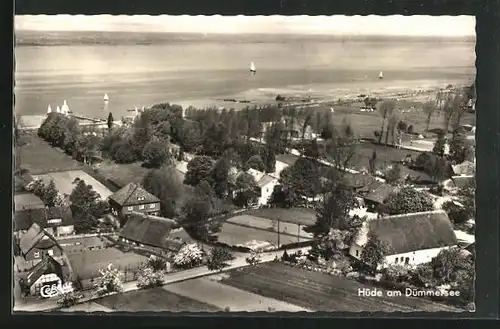 AK Hüde a. Dümmersee, Ortsansicht mit Blick auf den See