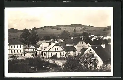 AK Rovecne, Teilansicht mit Strassenpartie