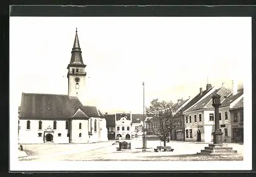 AK Jemnice, Marktplatz mit Kirche