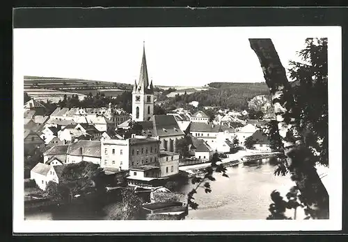 AK Ledec n. Sáz., Flusspartie mit Kirche