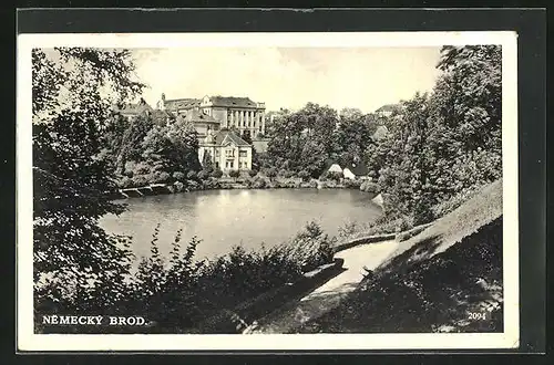 AK Nemecký Brod, Schloss am See vom Wanderweg aus gesehen