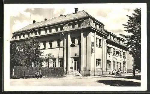 AK Snezné, Hotel Rýdl