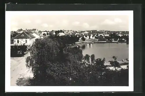 AK Hrotovice, Totalansicht vom Ort mit Hotel Anderle